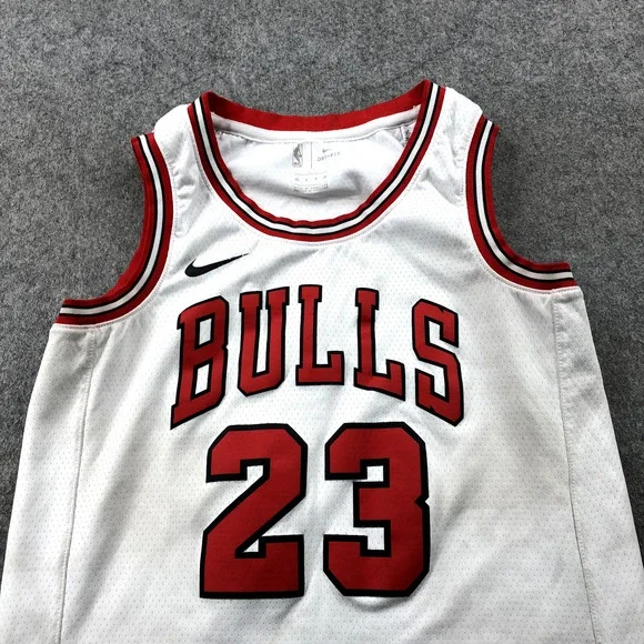 Vintage Michael Jordan Chicago Bulls Jersey Mens Small White Red Swingman Nike - Picture 2 of 9
